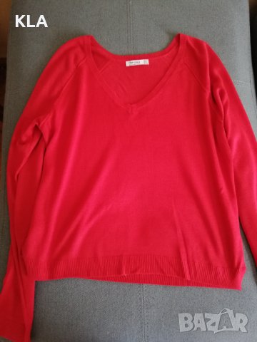 Тънко пуловерче Bershka, снимка 1 - Блузи с дълъг ръкав и пуловери - 38145950