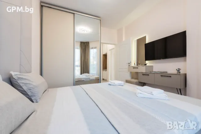 Луксозен и панорамен апартамент на брега в Ла Мер., снимка 15 - Почивки на море - 47825614