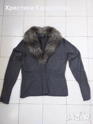 Сива жилетка с подвижна яка 