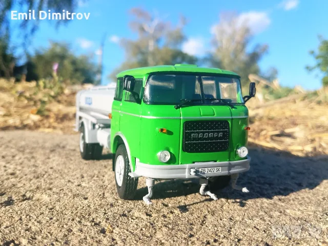 Умален модел на Шкода Мадара в мащаб 1:43, снимка 10 - Колекции - 55731448