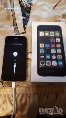 2 бр. iPhone 5s, снимка 1 - Apple iPhone - 31065833