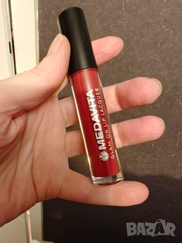 Медавита страхотно червило 