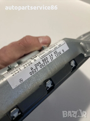 Предна дясна врата за Mercedes CLK W209 (2005) A2098601405