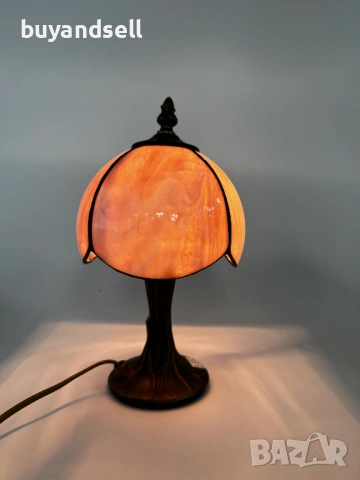 Винтидж настолна лампа тип Tiffany - лилав абажур Тифани , снимка 5 - Настолни лампи - 52935194