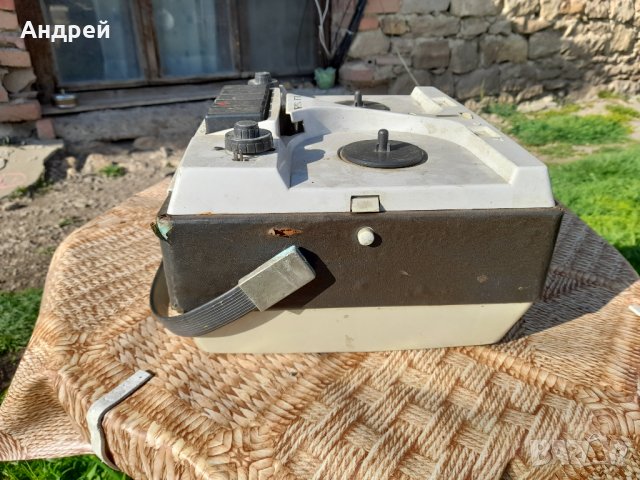 Стар магнетофон Lesa Renas R3, снимка 3 - Антикварни и старинни предмети - 40520929