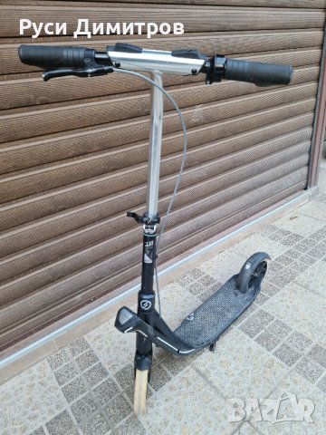 Тротинетка, снимка 4 - Детски велосипеди, триколки и коли - 42802472