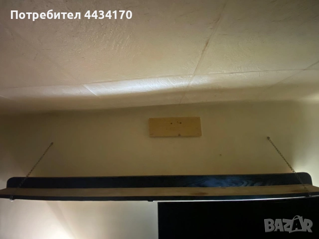 Спешно! Дълга етажерка за стена с вериги – Индустриален стил – Отлично състояние