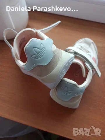 Сникърси Адидас момиче 28 номер, снимка 5 - Детски маратонки - 50412361