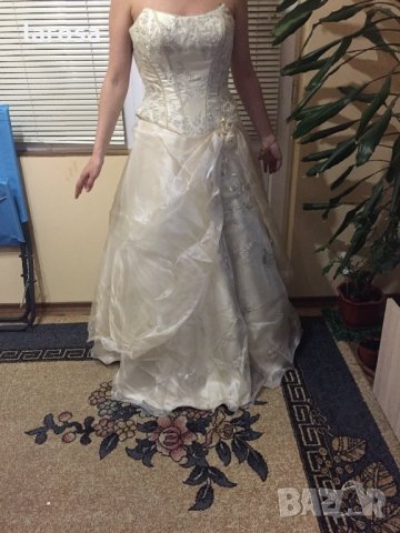 Сватбена,Булчинска(бална) рокля цвят шампанско, снимка 2 - Сватбени рокли - 29704443