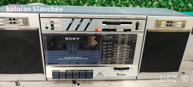 Продавам касетофон SONY
