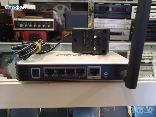 Рутер TP-Link TL-WR542G В отлично техническо и визуално състояние., снимка 4 - Рутери - 51971427