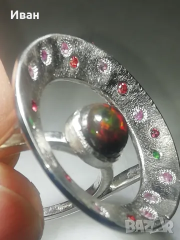 Сребърен пръстен с Опал 1.5кт аранжиран със Сапфири и Гранати 