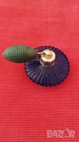 Старо шише от парфюм, цветно стъкло. 