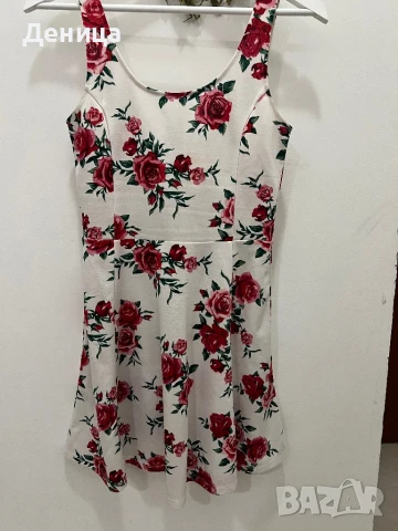 Бяла рокля на цветя 