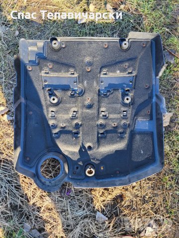 Капак за двигател хюндай купе 2.7 бензин, снимка 2 - Части - 39881382