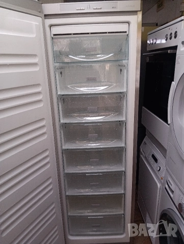 Иноксов вертикален фризер с 8 чекмеджета Миеле Miele Made in Germany с две години гаранция!, снимка 5 - Фризери - 53064744