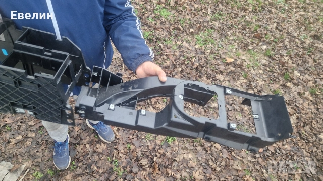 пластмаси около ръчната и скоростния лост VW Touran 2006г, снимка 5 - Части - 52865983