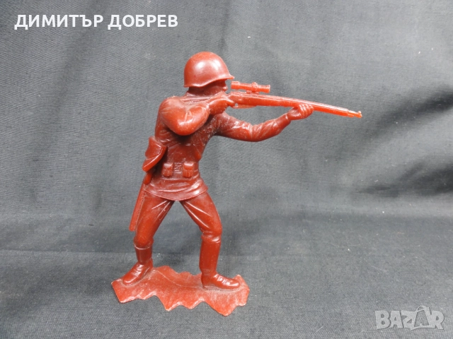 СТАРА РЕТРО СОЦ СССР ПЛАСТМАСОВА ФИГУРКА РУСКИ ВОЙНИК ВСВ