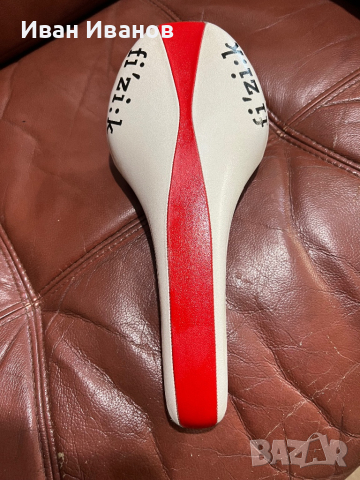 Карбонова седалка Fizik, снимка 2 - Аксесоари за велосипеди - 44518352