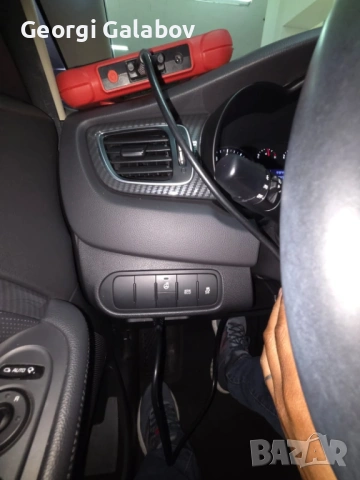 Kia Carens TOP Екстри Реален пробег и 6 месеца гаранция!!!, снимка 9 - Автомобили и джипове - 53107428