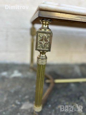 Винтидж холна маса с мраморен плот и месингови крака, снимка 4 - Маси - 53958519