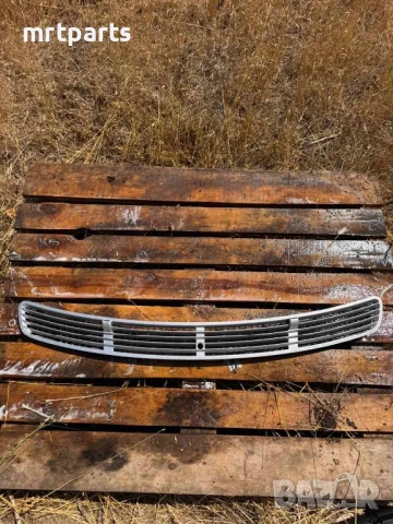 493. Решетка с пръскалки за чистачки за Mercedes E-class W211 E320cdi