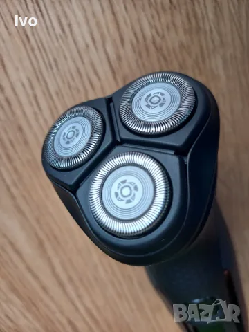 Електрическа самобръсначка Philips Series 1000 / С тример / Несесер + Зарядно / Нова, снимка 4 - Електрически самобръсначки - 55980171