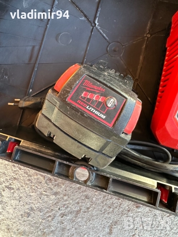 Milwaukee безчетков ъглошлайф, снимка 7 - Ъглошлайфи - 52934709