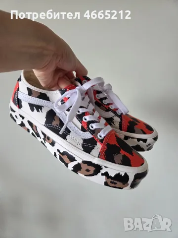 Нови кецове Vans , снимка 2 - Кецове - 56241559