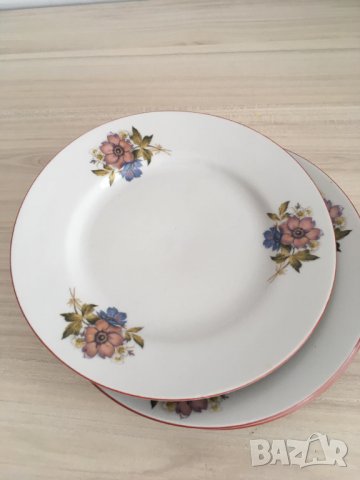 Комплект от 4 порцеланови чинии с декорация цветя, снимка 2 - Чинии - 37703031
