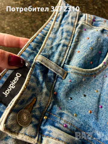 Дамски къси панталонки с камъчета Desigual, снимка 9 - Къси панталони и бермуди - 54356123