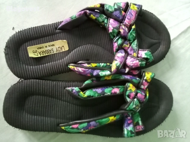 Дамски чехли с цветенца