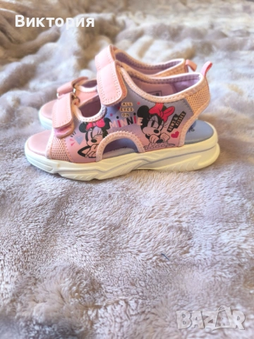 Детски сандали Мини Маус , снимка 3 - Детски сандали и чехли - 53104030