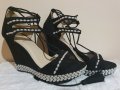 Черни платформи , снимка 1 - Дамски обувки на ток - 30007172