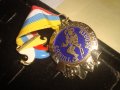 СТАР ШВЕЙЦАРСКИ РЯДЪК ПОЗЛАТЕН МЕДАЛ с ЛЕНТА и НОСАЧ ЕМАЙЛИРАН 25051, снимка 1