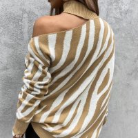 Дамски пуловер в бежов цвят със зебра принт и голо рамо, снимка 3 - Блузи с дълъг ръкав и пуловери - 42781498
