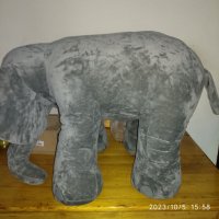 Голям плюшен слон,около 90см от хобота до опашката,без да е вкл.в размера, снимка 5 - Плюшени играчки - 41184381