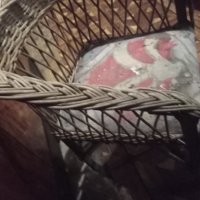 Ръчно плетено ретро столче, снимка 2 - Антикварни и старинни предмети - 38101008