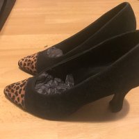 Дамски обувки номер 37 - черен велур с леопардов връх, снимка 1 - Дамски обувки на ток - 30434854