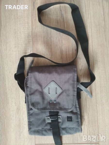 Чанта за кръст малка раничка паласка банан Quicksilver чанта за през рамо, снимка 1