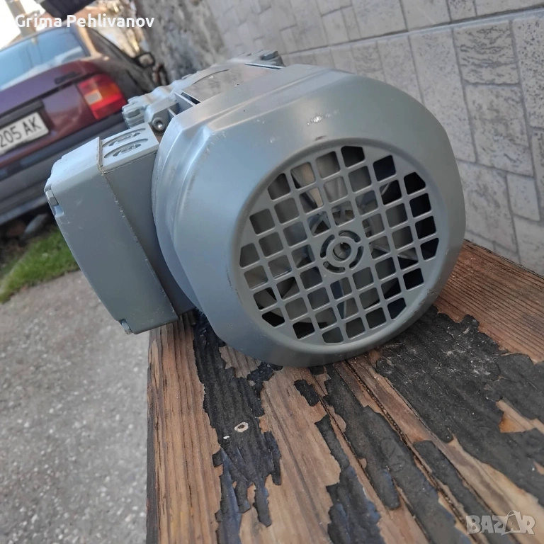 Електрически мотор , снимка 1