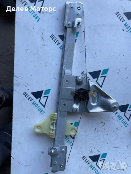 807201952R стъклоповдигач за предна дясна врата от Dacia Duster 2 1.3 TCe двигател H5H480, 4x4, снимка 1