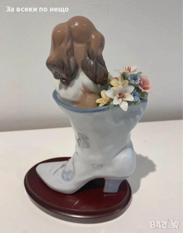 Lladro Spain  “Dog in Boot with Flowers” Код P1763, снимка 1