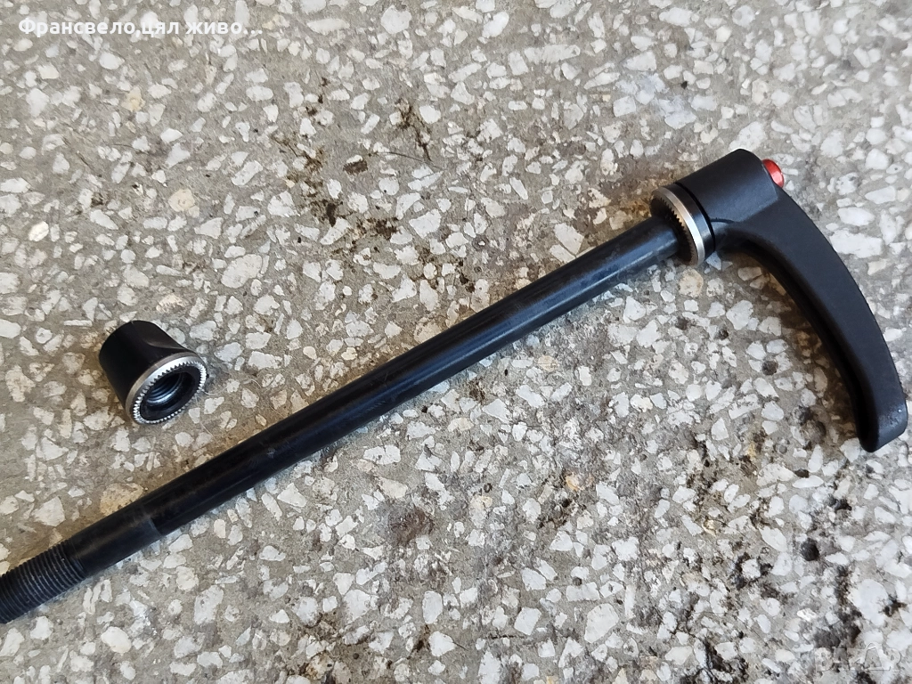 Проходна ос  9 мм за велосипед dt Swiss , снимка 1