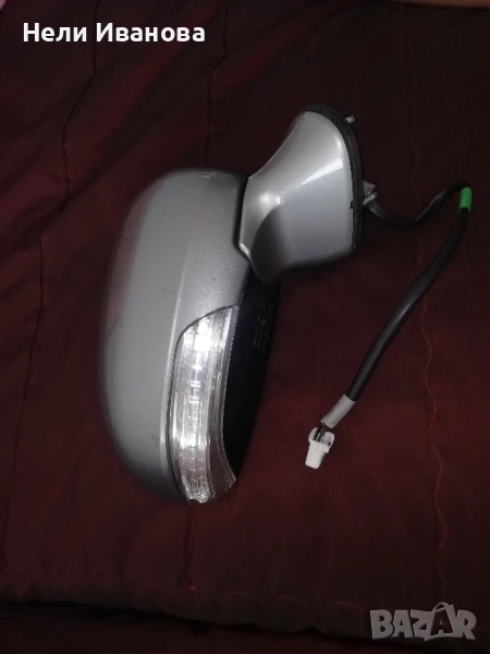 Дясно огледало за Тойота Авенсис Т27, снимка 1