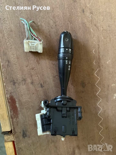 toyota yaris ключ за светлини фарове и мигачи цена 25 лв или  12,78 евро колата е 2002г пъпките са п, снимка 1