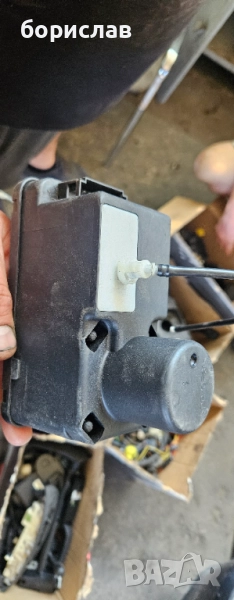 Вакуум помпа за централно за Фолксваген голф 3 , снимка 1