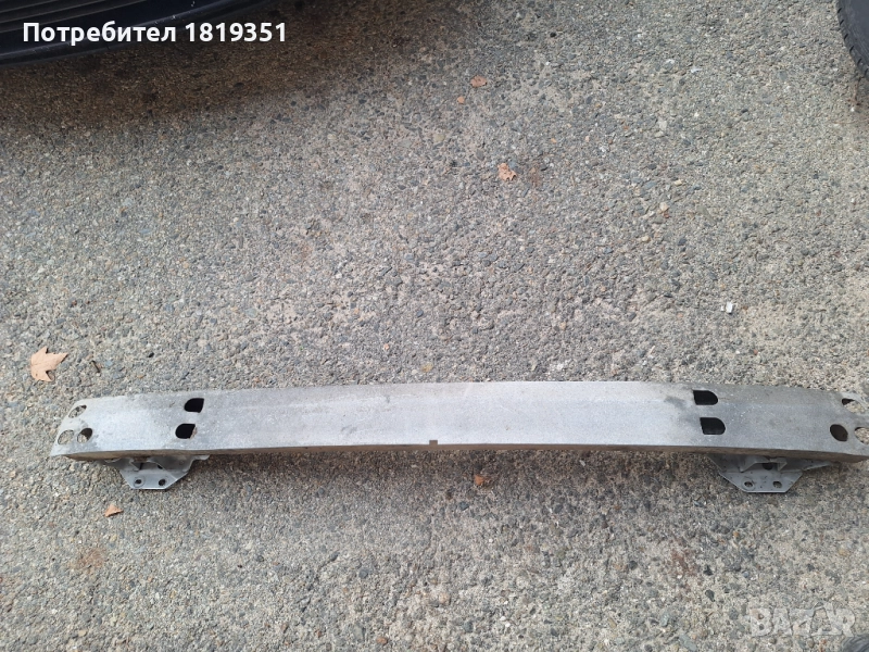 Греда за задна броня за авенсис т25 седан, снимка 1