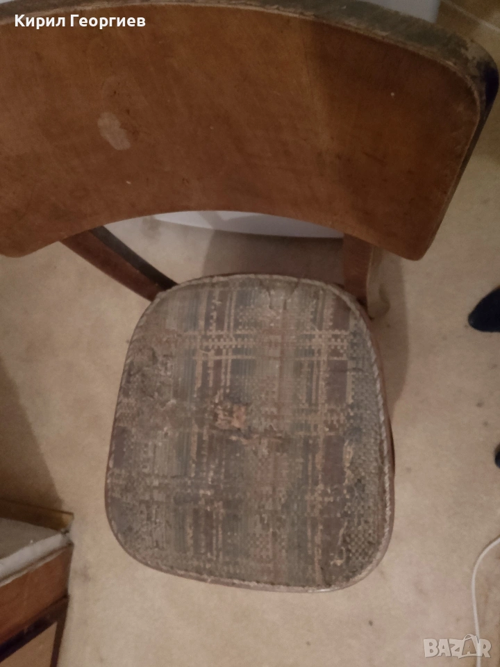 Дървен ретро стол, снимка 1