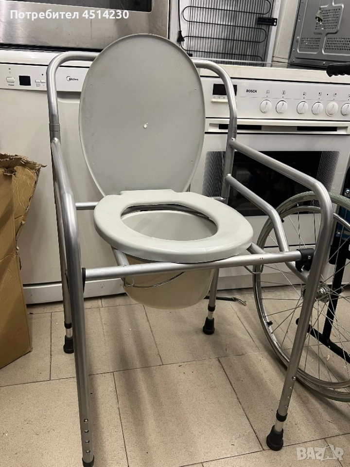 Чисто нов тоалетен стол (комод) с подлакътници и контейнер, снимка 1